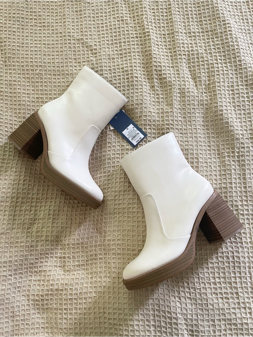 Off white Jenna universal thread platform boots